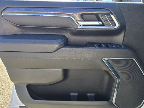 Used 2024 Chevrolet Silverado 2500 LTZ image 9