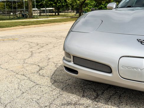 Used 2004 Chevrolet Corvette Coupe w/ Roof Package RWD image 82