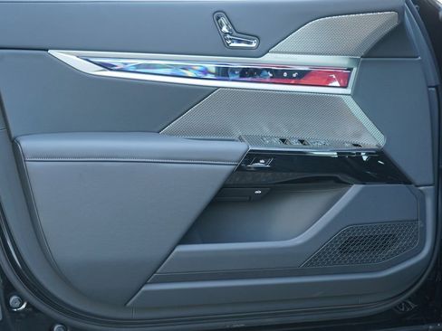 New 2026 BMW 740i w/ Premium Package image 9