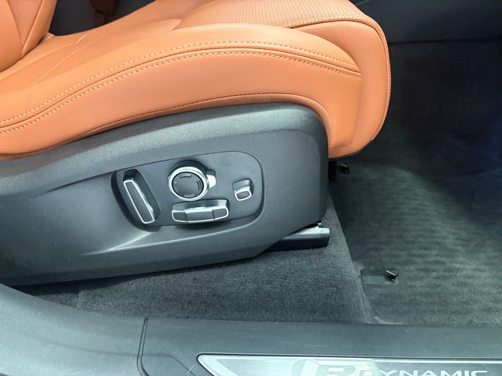 Used 2023 Jaguar F-PACE R-Dynamic S AWD/4WD image 27