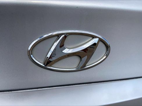 Used 2014 Hyundai Accent GLS FWD image 29