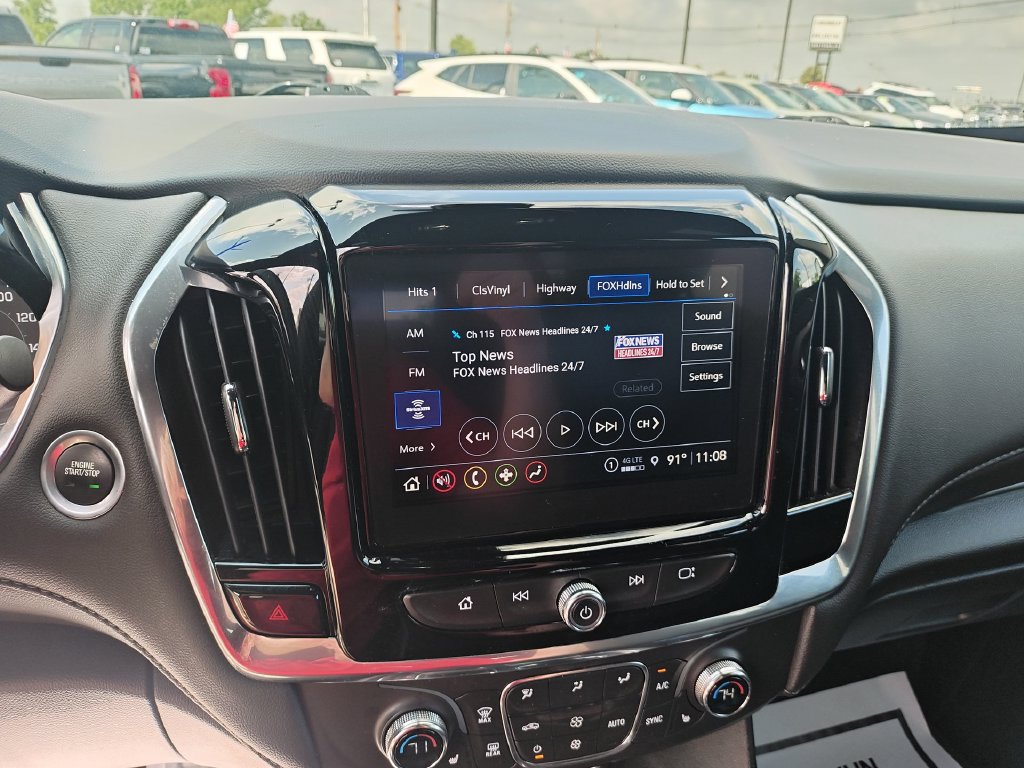Used 2023 Chevrolet Traverse LT FWD image 16
