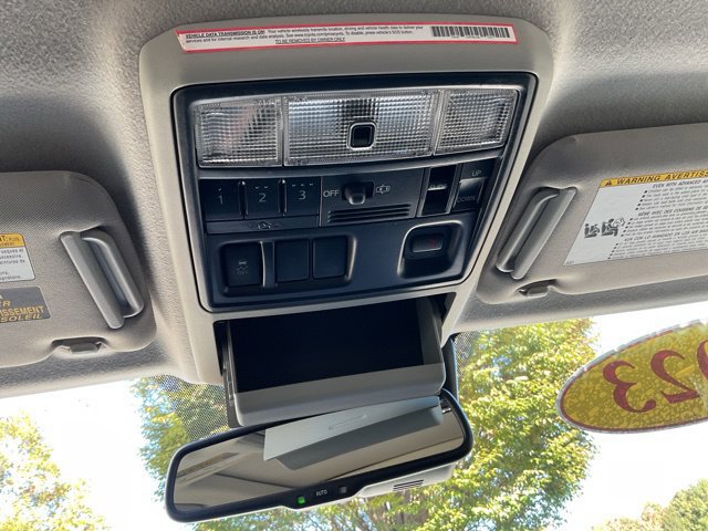 Used 2023 Toyota 4Runner Limited RWD image 31