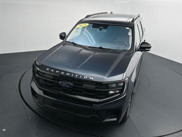 Used 2025 Ford Expedition Active AWD/4WD image 29