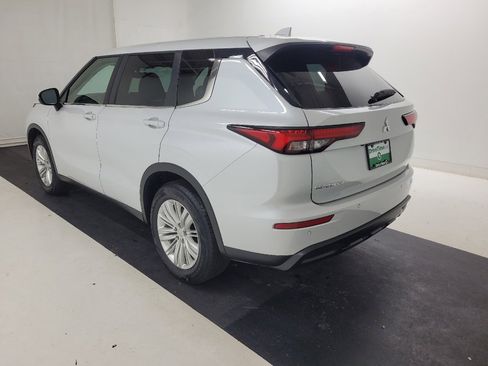 Used 2022 Mitsubishi Outlander ES AWD/4WD image 5