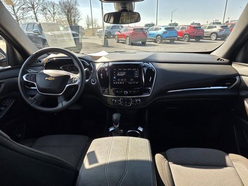 Used 2023 Chevrolet Traverse LT image 15