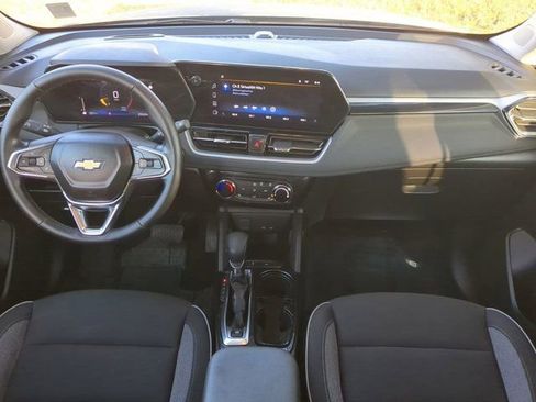 Used 2024 Chevrolet TrailBlazer LT w/ LT Cold Weather Package image 15