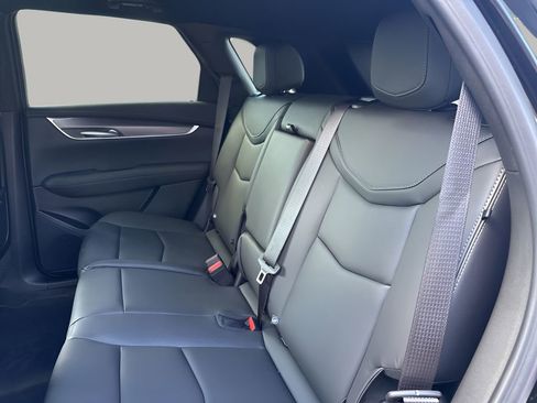 New 2025 Cadillac XT5 Luxury image 17
