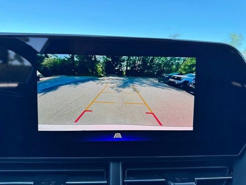 Certified 2024 Chevrolet Trax LT w/ Driver Confidence Package FWD image 21