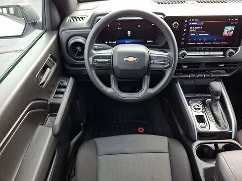 Used 2025 Chevrolet Colorado W/T w/ Advanced Trailering Package AWD/4WD image 11
