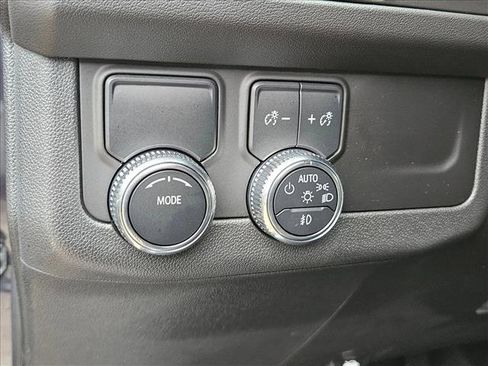 Used 2024 GMC Yukon XL SLT image 23