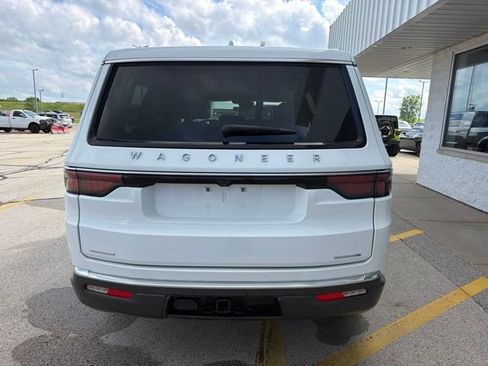 Used 2022 Jeep Wagoneer Series II w/ Premium Group I AWD/4WD image 7