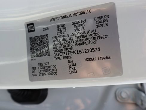 New 2025 Chevrolet Colorado ZR2 w/ Technology Package image 31