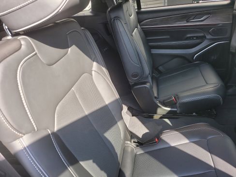 Used 2024 Jeep Grand Cherokee L Overland w/ Trailer Tow Package image 16