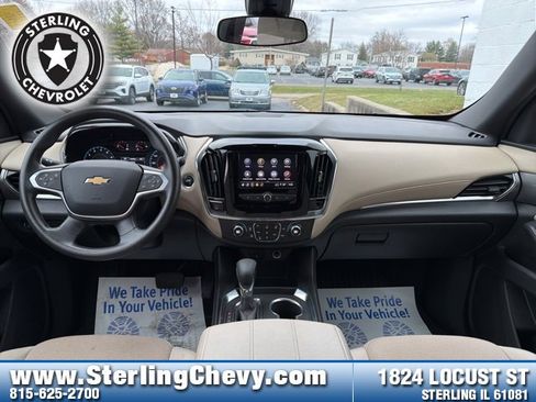 Used 2023 Chevrolet Traverse LS image 9