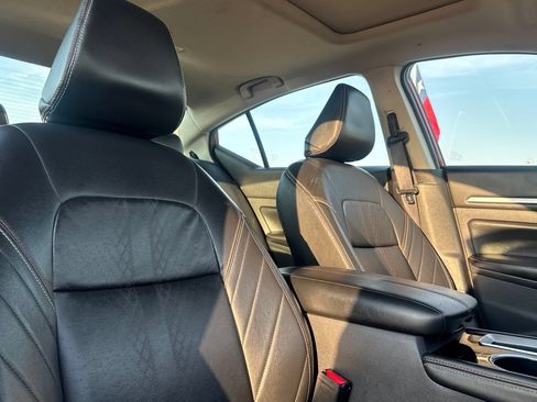 Certified 2025 Nissan Altima 2.5 SR w/ SR Premium Package FWD image 25
