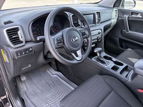 Used 2018 Kia Sportage LX w/ LX Technology Package FWD image 2