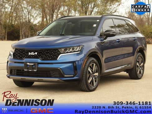 Used 2023 Kia Sorento S w/ Panoramic Sunroof Package image 3