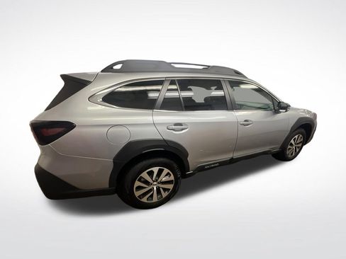 Used 2025 Subaru Outback Premium AWD/4WD image 10