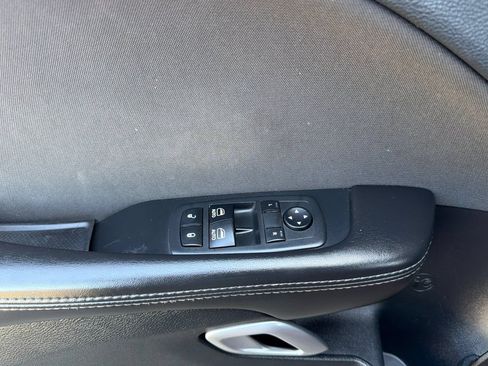 Used 2018 Dodge Challenger SXT RWD image 13