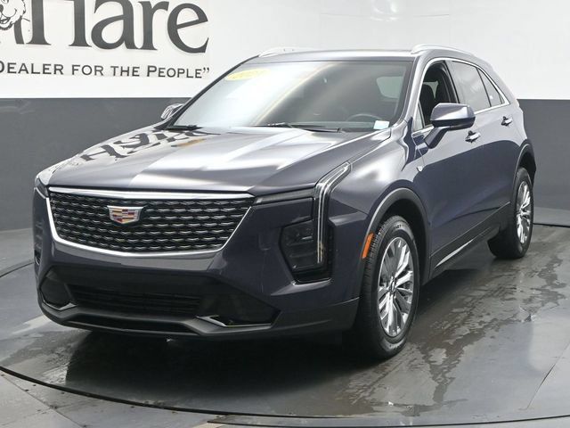 Used 2024 Cadillac XT4 Premium Luxury w/ Cold Weather Package AWD/4WD image 7