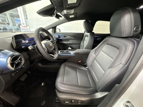 New 2026 Chevrolet Equinox EV LT image 13