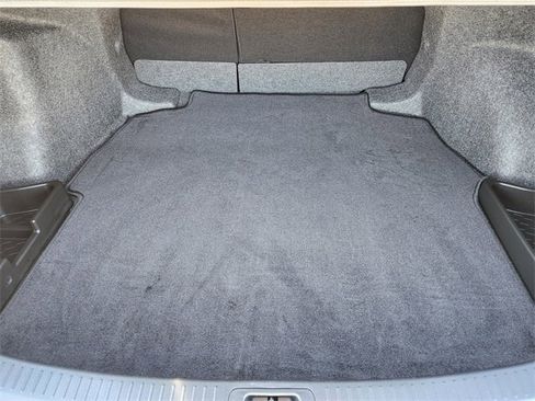 Used 2025 Toyota Corolla SE image 30