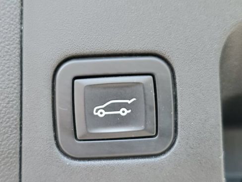 Used 2018 Cadillac XT5 Premium Luxury w/ Driver Assist Package AWD/4WD image 33