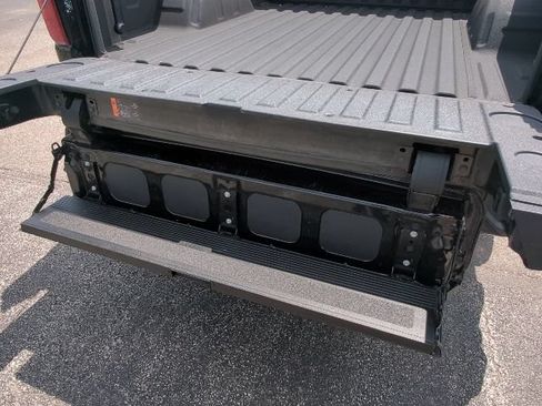 Used 2025 Chevrolet Silverado 1500 Custom Trail Boss w/ Dark Appearance Package AWD/4WD image 34