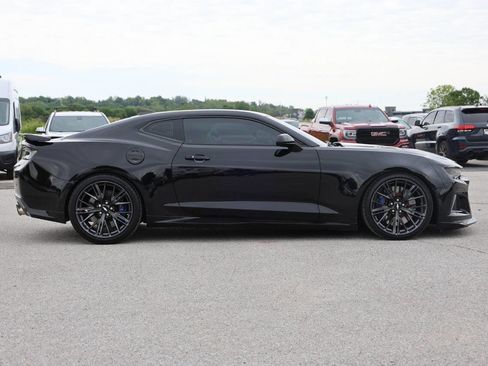 Used 2018 Chevrolet Camaro ZL1 RWD image 7