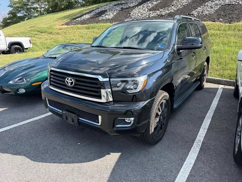 Used 2019 Toyota Sequoia TRD Sport w/ TRD Sport Premium Package AWD/4WD image 4