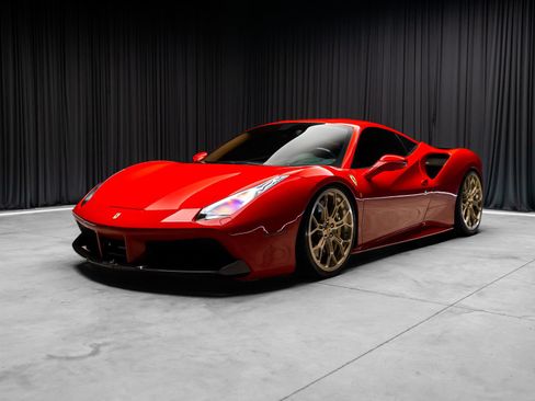 Used 2018 Ferrari 488 GTB RWD image 23