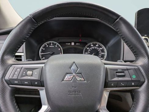 Used 2024 Mitsubishi Outlander SE image 30