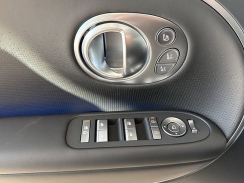 New 2026 Hyundai Ioniq 9 Calligraphy image 8