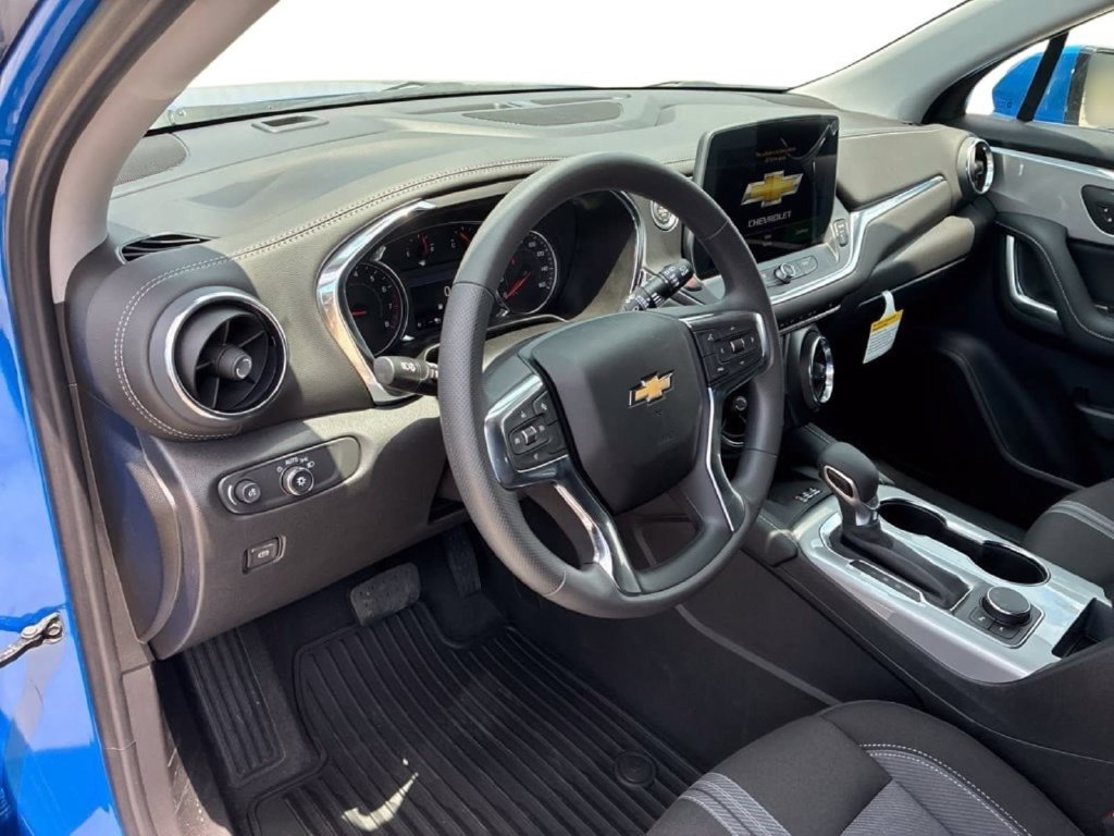 New 2026 Chevrolet Blazer LT w/ Convenience Package FWD image 21