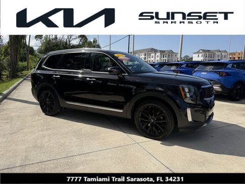 Certified 2022 Kia Telluride SX w/ Towing Package FWD image 1