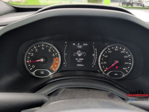 Used 2023 Jeep Renegade Latitude AWD/4WD image 21