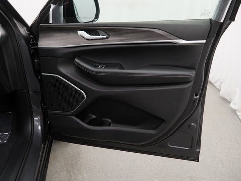 New 2026 Jeep Grand Cherokee Limited w/ Limited Altitude Package image 30