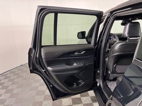Used 2023 Jeep Grand Cherokee Altitude AWD/4WD image 37