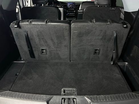 Used 2024 Ford Explorer Limited image 28