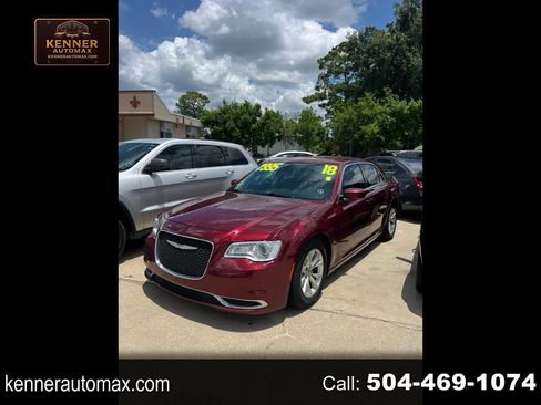 Used 2018 Chrysler 300 Touring RWD image 1