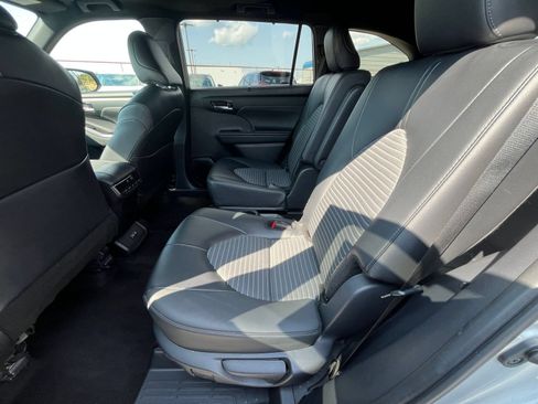 Used 2025 Toyota Highlander XSE AWD/4WD image 22