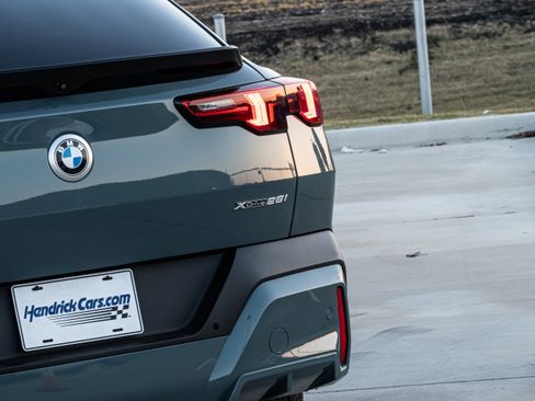 Certified 2024 BMW X2 xDrive28i image 8