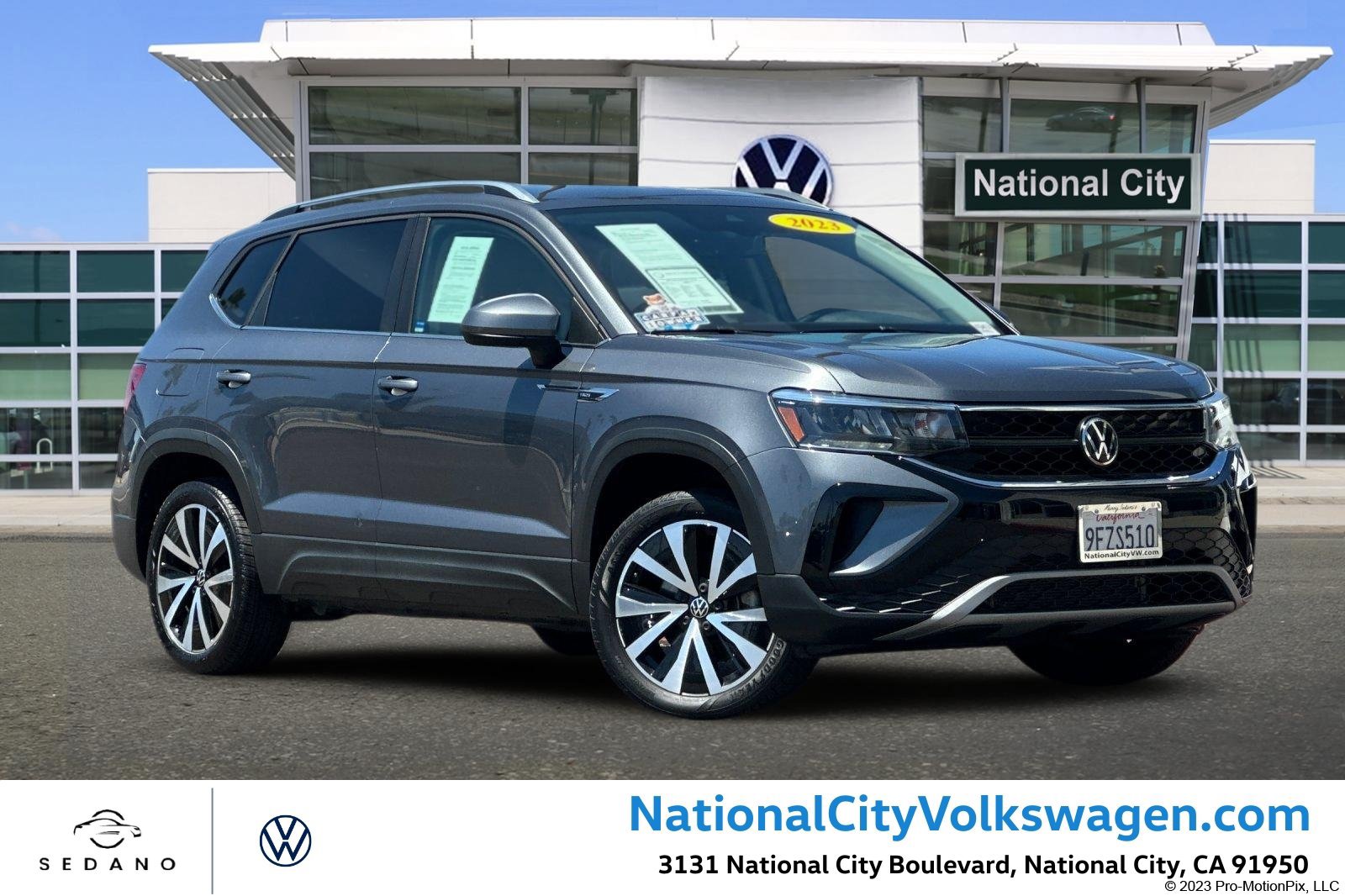 Used 2023 Volkswagen Taos SE FWD image 1