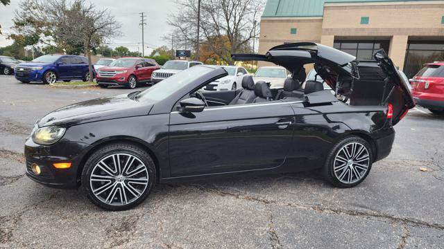 Used 2013 Volkswagen Eos FWD image 1