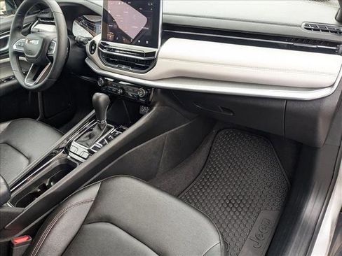 Used 2024 Jeep Compass Limited image 21