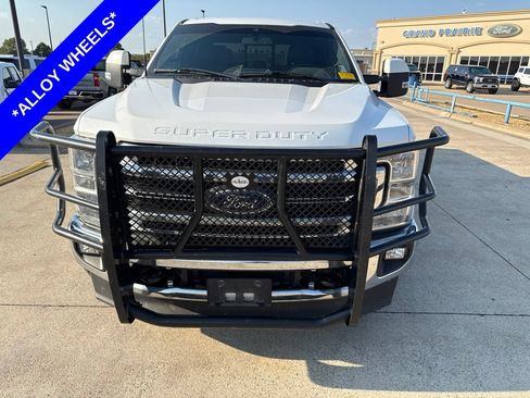 Used 2022 Ford F250 Lariat w/ Lariat Value Package AWD/4WD image 2