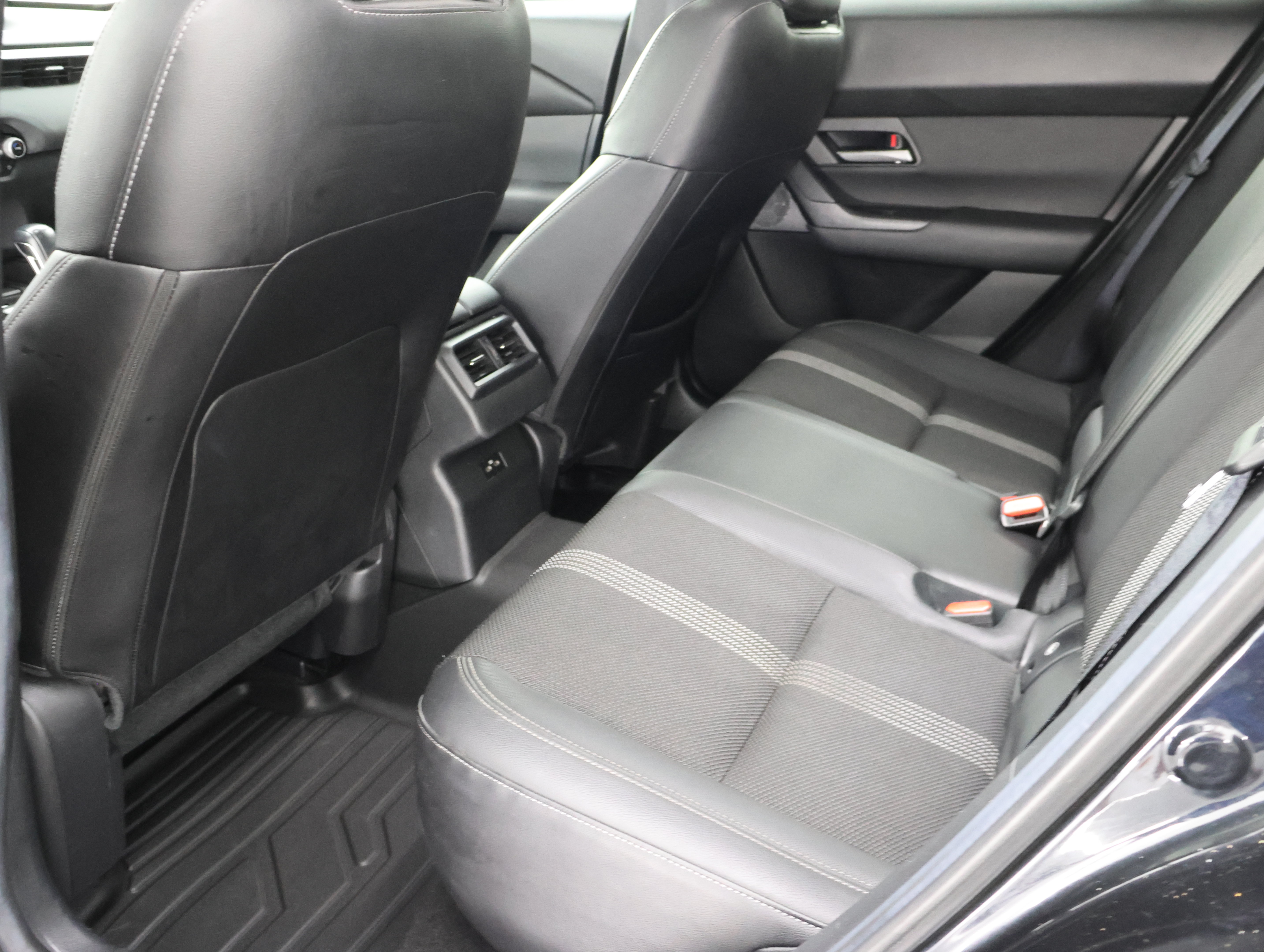 Used 2025 MAZDA CX-50 AWD 2.5 S w/ Preferred Package image 9