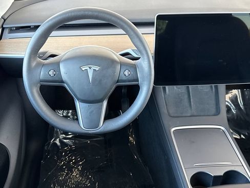 Used 2023 Tesla Model Y Long Range AWD/4WD image 17