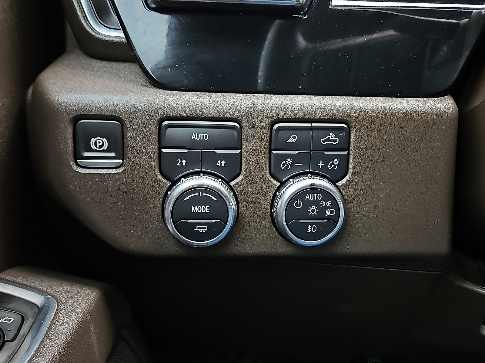 Used 2025 GMC Sierra 1500 SLT AWD/4WD image 13